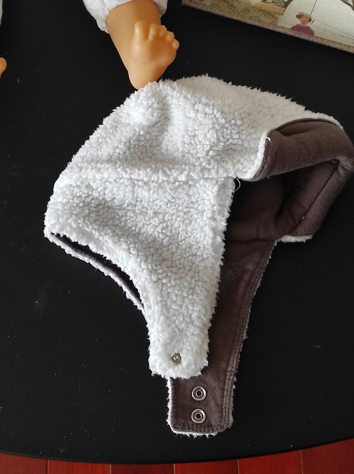 Bonnet aviateur bébé garçon 6 mois – blanc et marron - photo numéro 2