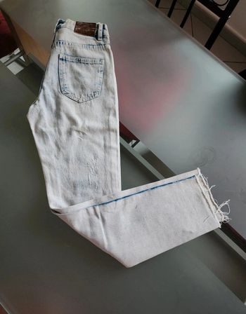 Superbe Jean skinny bleu clair de marque Jennyfer et de taille 32