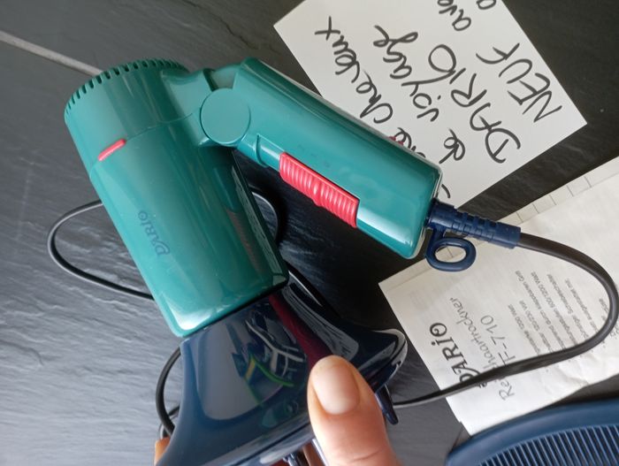 Sèche cheveux de voyage Dario neuf avec accessoires - photo numéro 4
