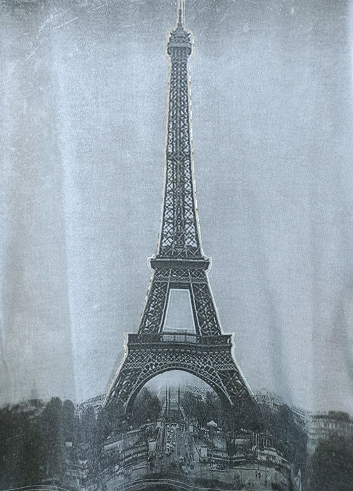 T shirt blanc casse imprime tour eiffel. Ligne a suivre. Taille S / 36 - photo numéro 3