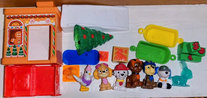 Lot de figurines pat patrouille Paw Patrol  spécial Noël - photo numéro 2