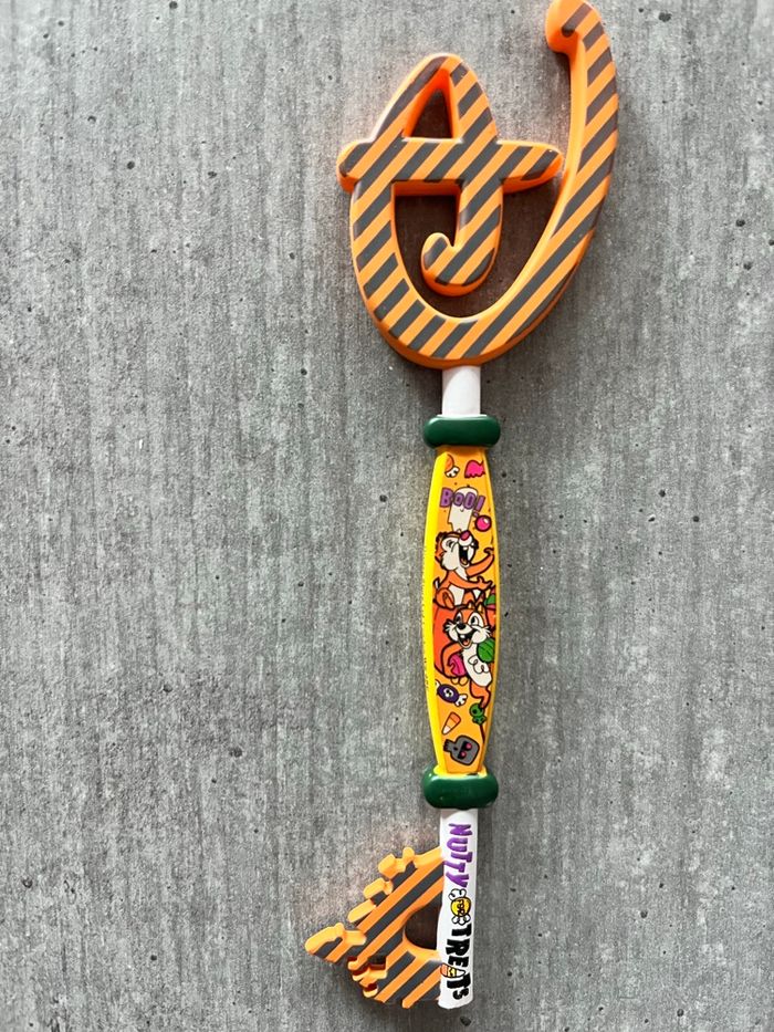 Lot 3 clés mystère Halloween Disney 2022 - photo numéro 6