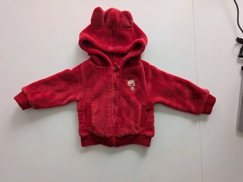 Gilet rouge Tissaia taille 6 mois