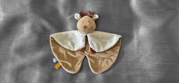 Doudou plat Renne beige blanc marron étoiles SUCRE D’ORGE