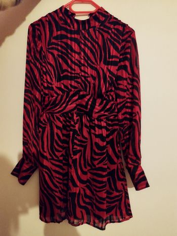 Robe rouge et noir