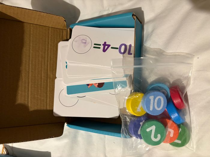 Petit jeu sur les additions et soustractions cartes + jetons