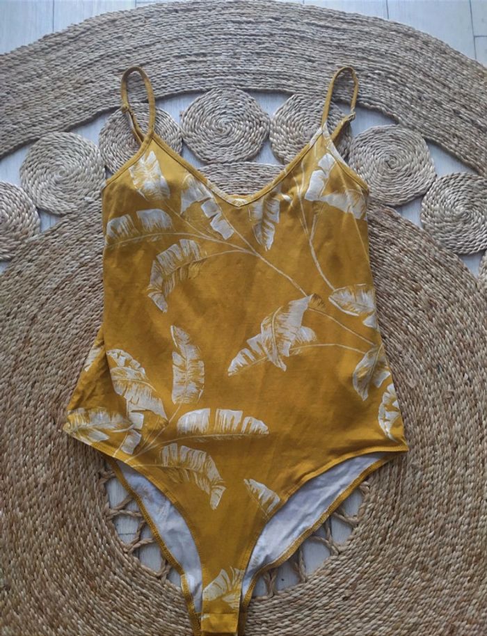 Body moutarde motif feuillages H&M Taille M Neuf - photo numéro 2