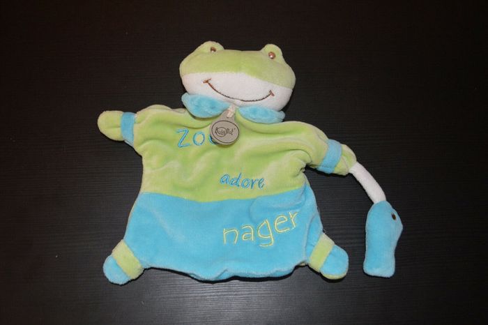 Doudou marionnette Babynat Zoé adore nager grenouille