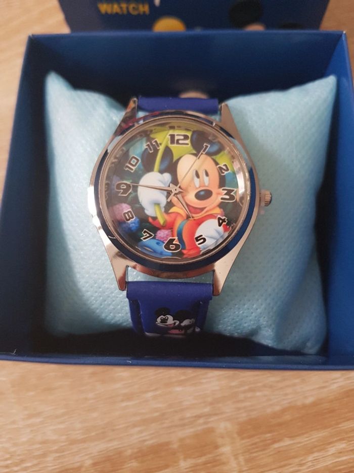 Montre enfant Mickey Mouse dans boîte - photo numéro 2