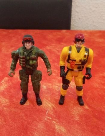 Lot de 2 figurines soldat militaire
