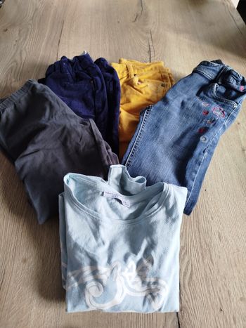 Lot pantalon 7 ans