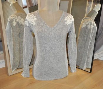 Naf Naf top gris dentelle t.S