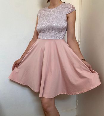 Jolie robe 🔸 patineuse rose