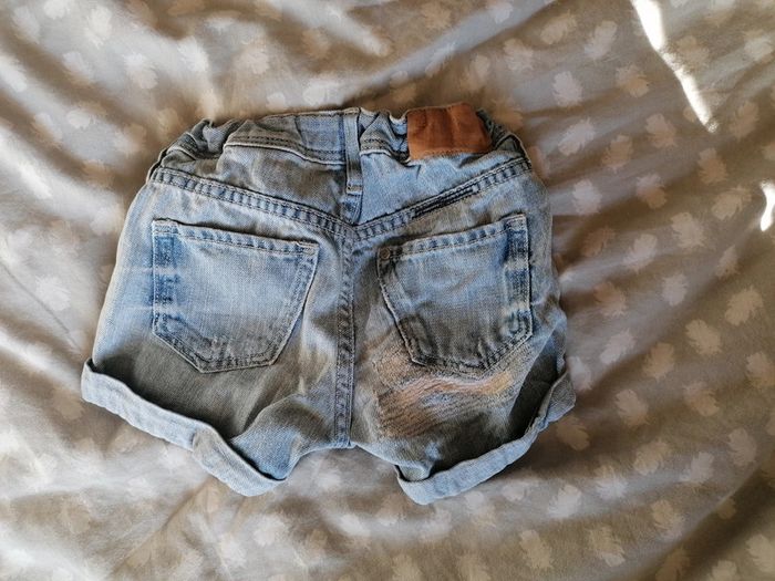 Short en jean h&m 2/3 ans - photo numéro 3