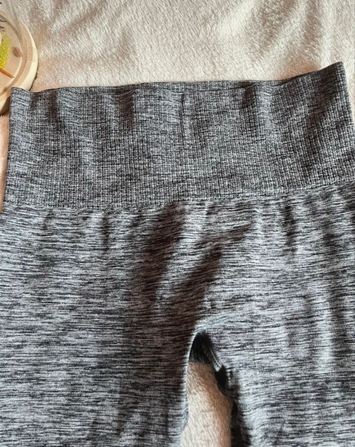 Legging de sport gris taille M de chez Workout en bon état - photo numéro 2