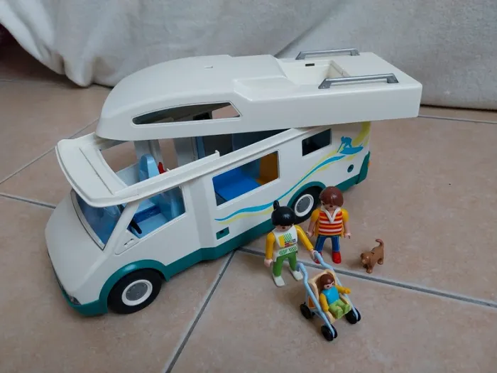Camping car playmobil et personnages - photo numéro 3