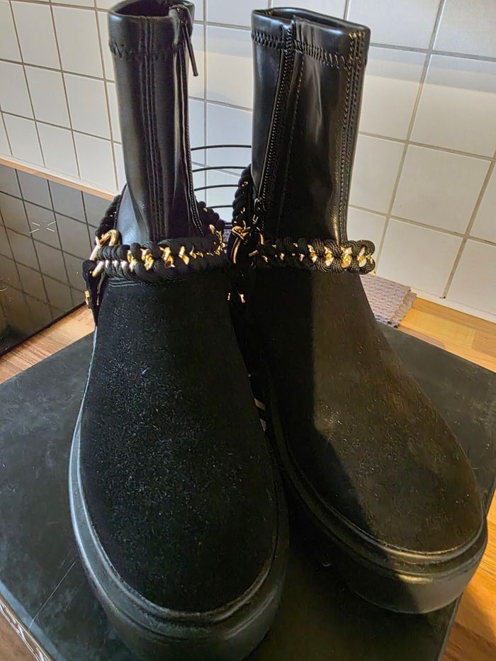 Bottines noires - photo numéro 2