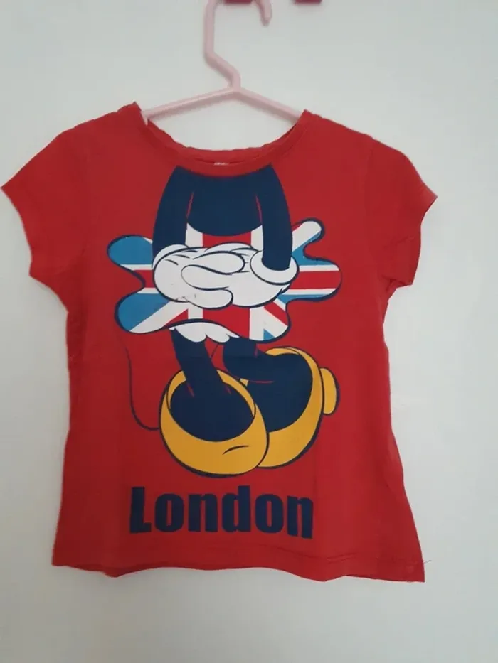 Tee shirt manches courtes rouge london minnie disney taille 2 à 3 ans