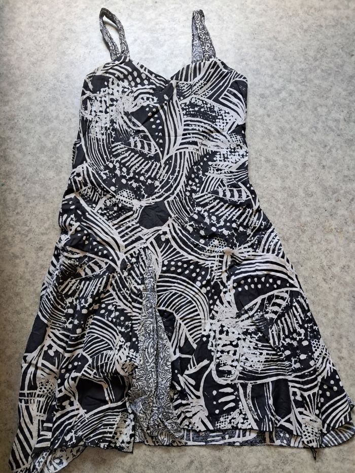 Robe noire et blanche vintage - photo numéro 2