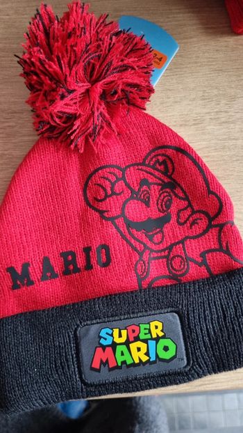 Chapeau Bonnet Mario super Mario 2 / 4 ans neuf rouge / noir