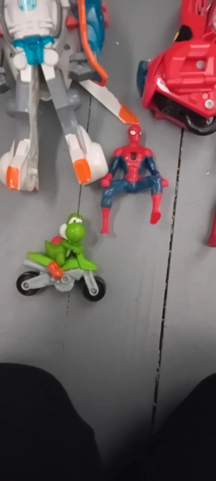 Lot de figurines diverses en bon état général - photo numéro 3