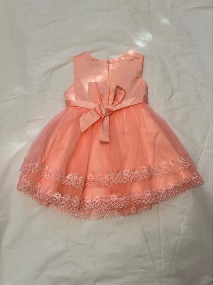 Robe festive pour bébé - photo numéro 2