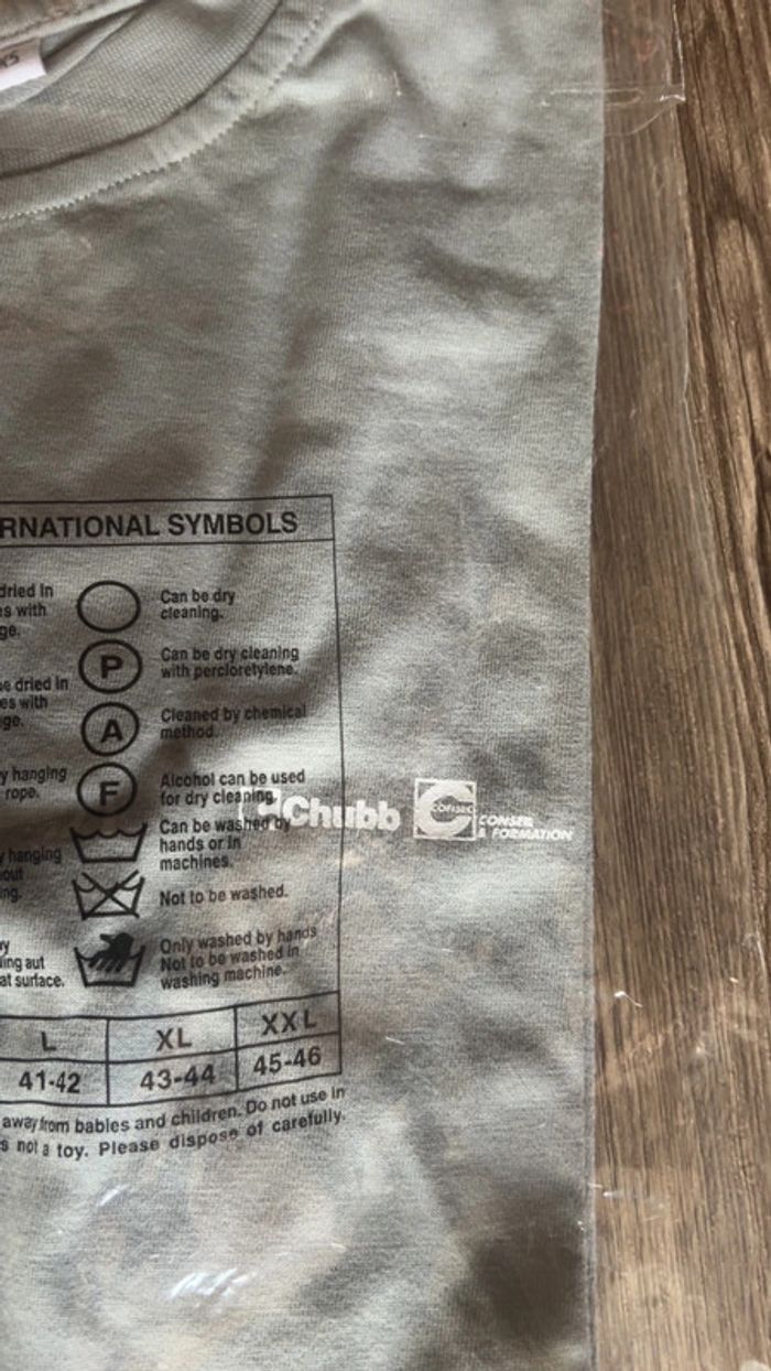 Tee shirt neuf XS - photo numéro 2