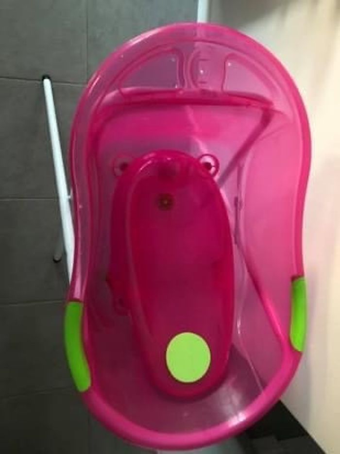 Baignoire de bain avec support