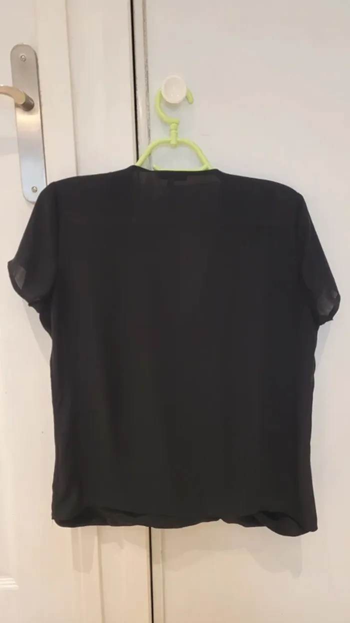 Blouse cache cœur noire ligne épaule dorée - photo numéro 2