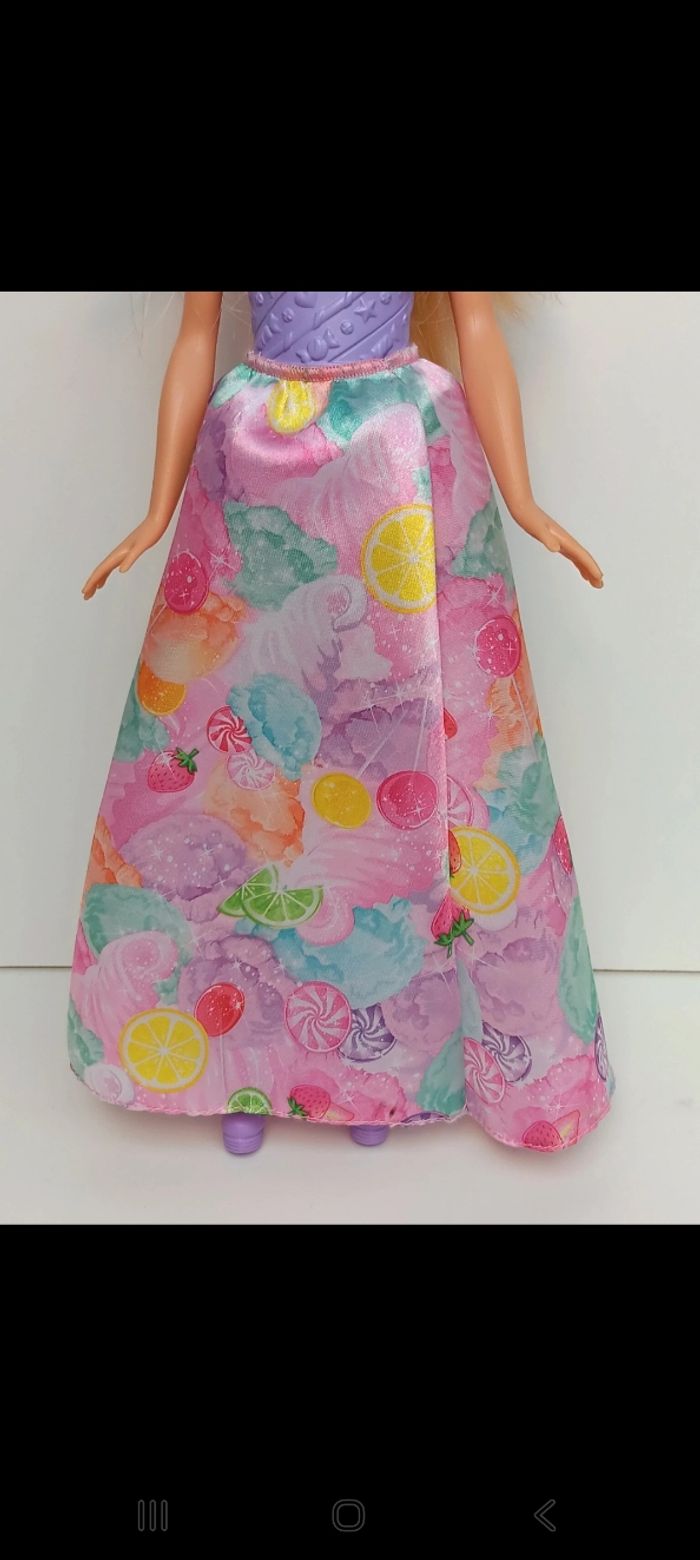 Poupée mattel barbie Dreamtopia royaume des bonbon
Poupée et ensemble compris - photo numéro 3