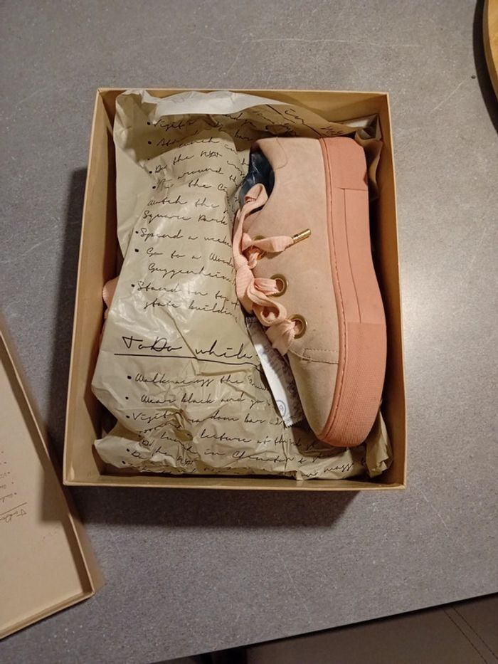 Chaussure P.37 Rose , lacet en tissu . - photo numéro 11