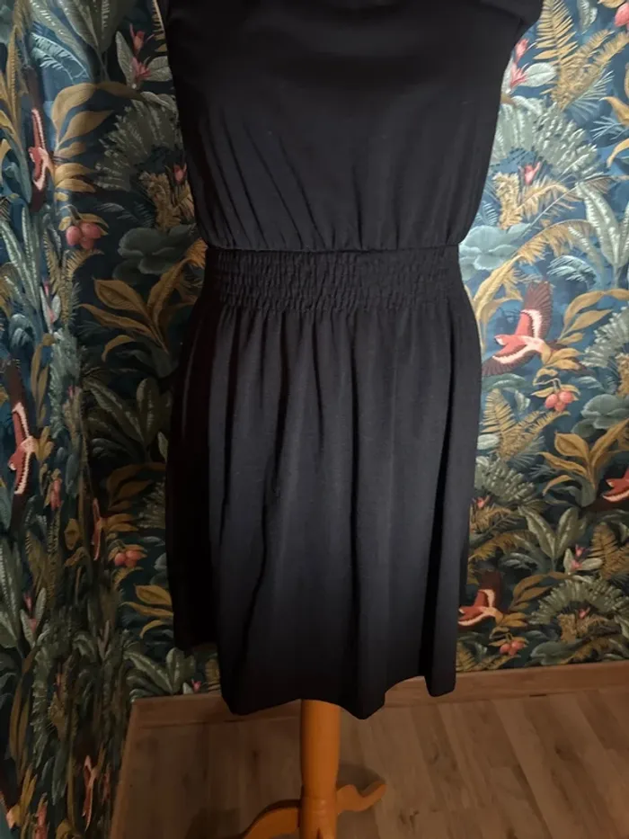 Robe noir - photo numéro 3