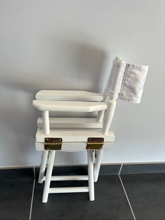 Chaise blanche metteur en scène - photo numéro 4