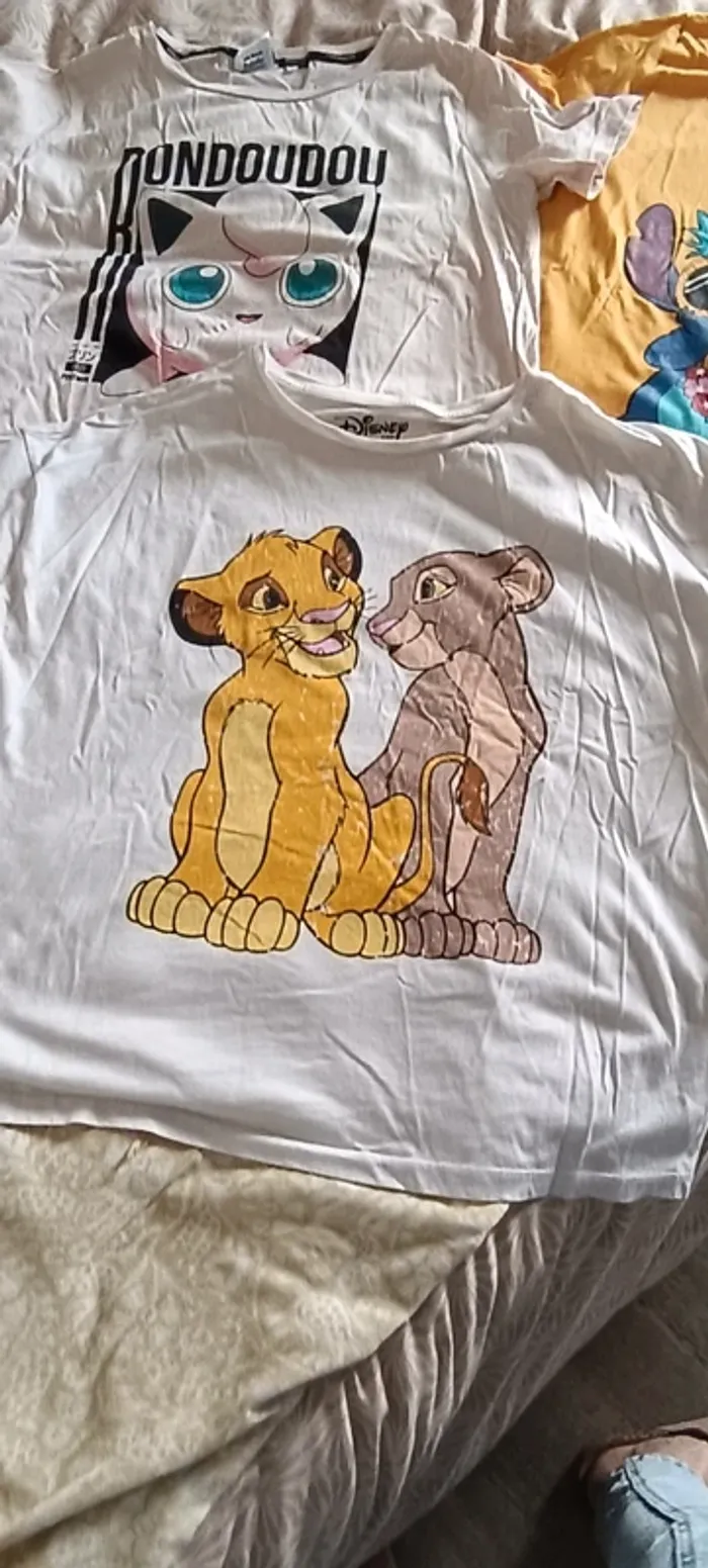Pas de vintedgo go svp ! Lot de 5 tee-shirts Disney - photo numéro 3