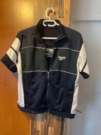Veste manches courtes reebok taille 12 ans