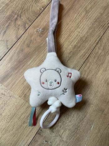 Boîte à musique suspendu