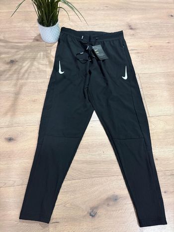 Nike running aeorsfit rare taille M