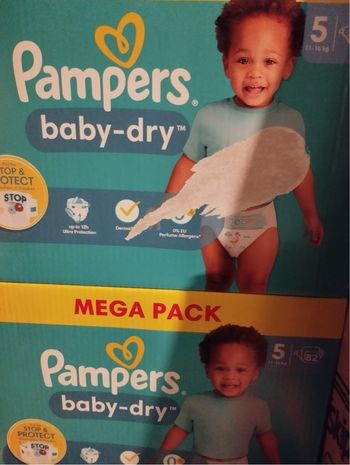 Couches Pampers
