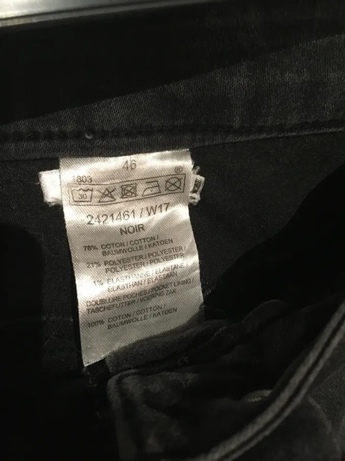 Superbe jeans en excellent état en 46 avec Strass aux poches - photo numéro 6