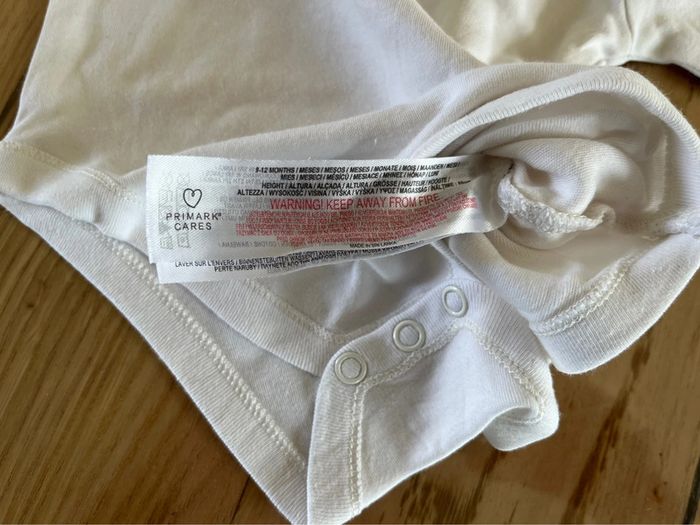 🐻 Body manches longues blanc – Primark – 9/12 mois garçon - photo numéro 4