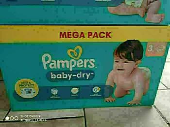Lot de 112 couches Pampers dry taille 3