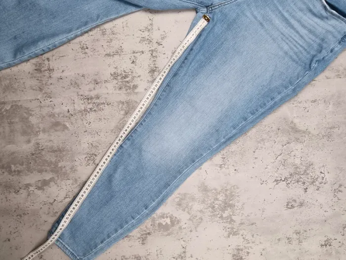 Jean Levi’s Signature Skinny Bleu Ciel – Taille 46 Femme (mesures en photos) - photo numéro 7