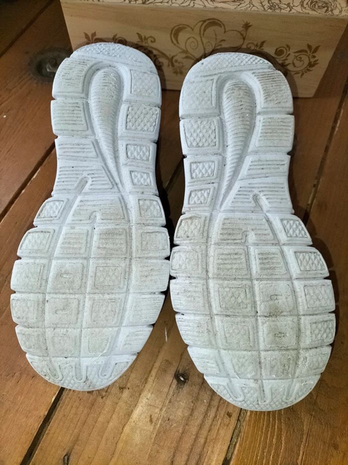 Basket noir et verte 37 - photo numéro 4