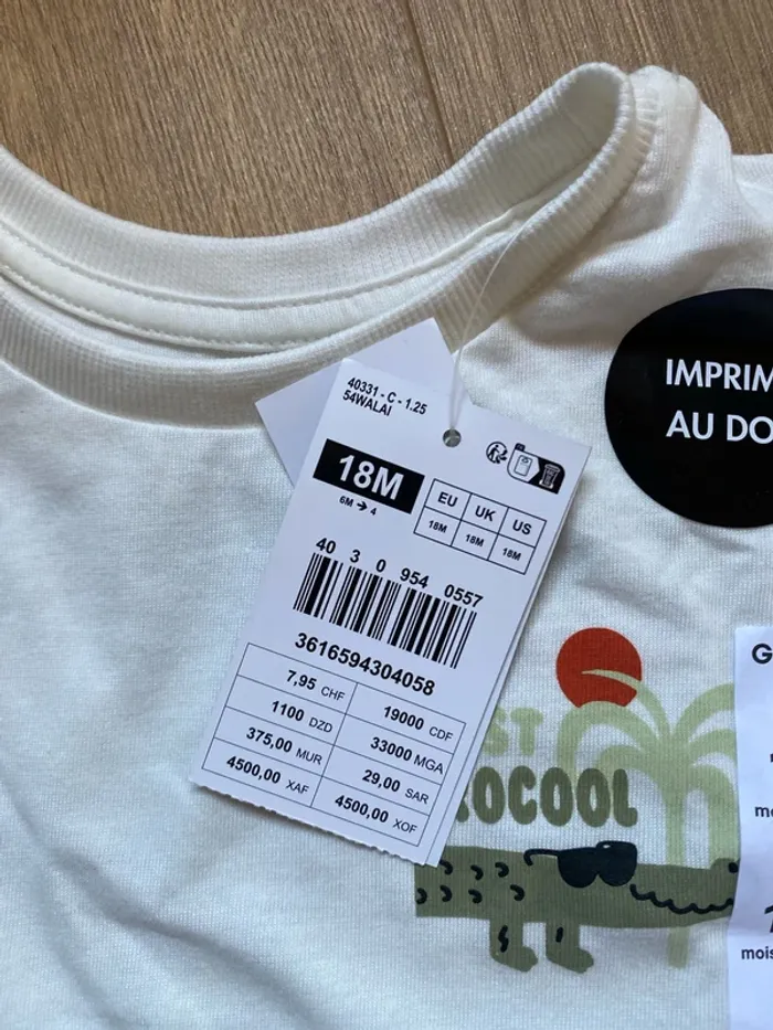 T-shirt 18 mois neuf - photo numéro 3