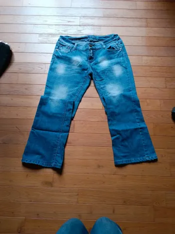 Jean évasé effet délavé – patte d’éléphant, taille 40