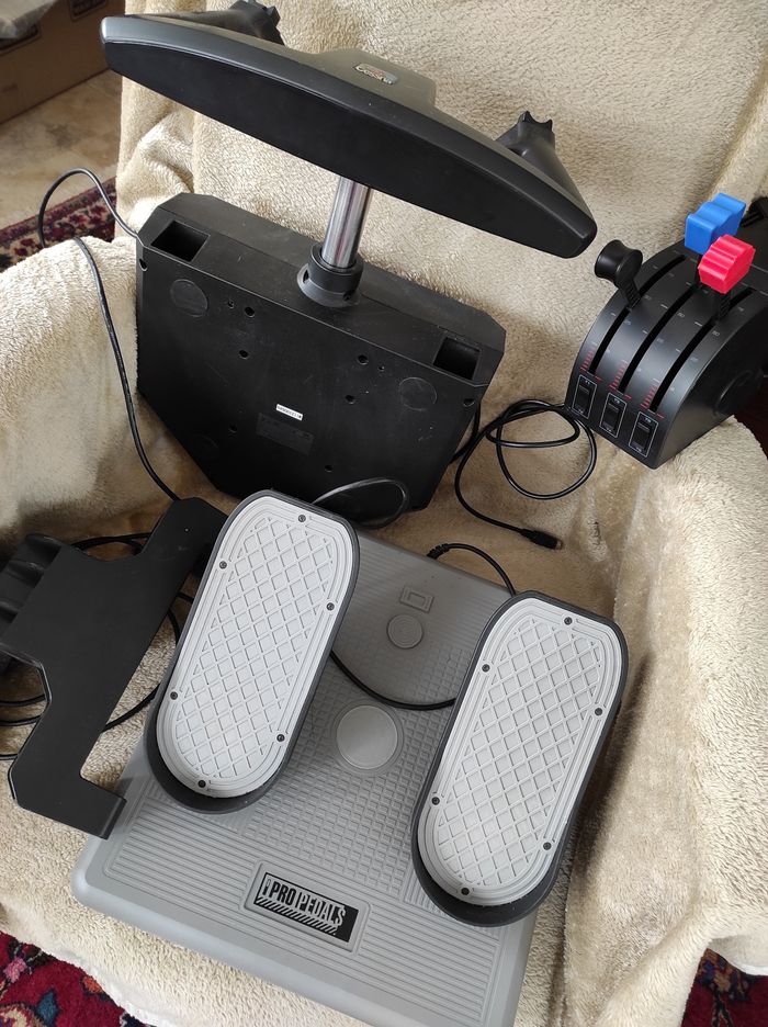 Saitek yoke manettes pedalier et support - photo numéro 2