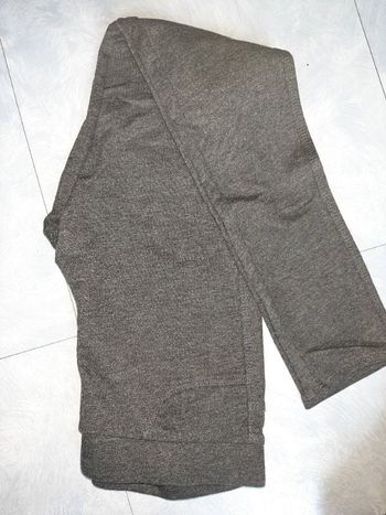 Legging neuf. 10 ans. Gris foncé.