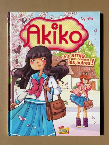🌸 Akiko – Une amie pas comme les autres – Tome 1 – BD jeunesse – Très bon état