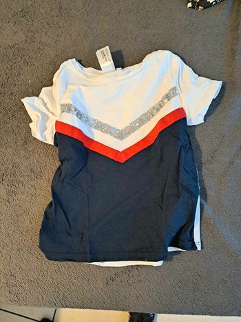 T shirt 7/8 ans