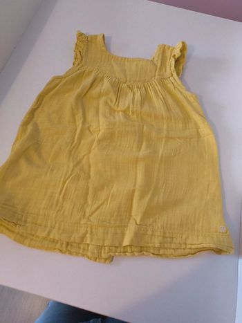 Robe légère en gaz de coton. 24 mois